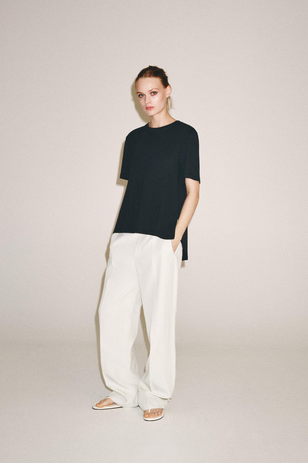 ФУТБОЛКА INTERLOCK С КАРМАНОМ — ZARA