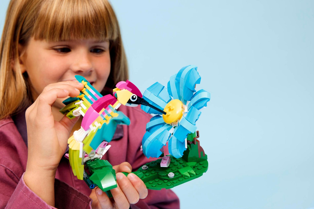 Конструктор Лего Creator Разноцветный колибри 31384 | LEGO Creator Animals: Colorful Hummingbird 3 в 1 | 312 деталей 8+