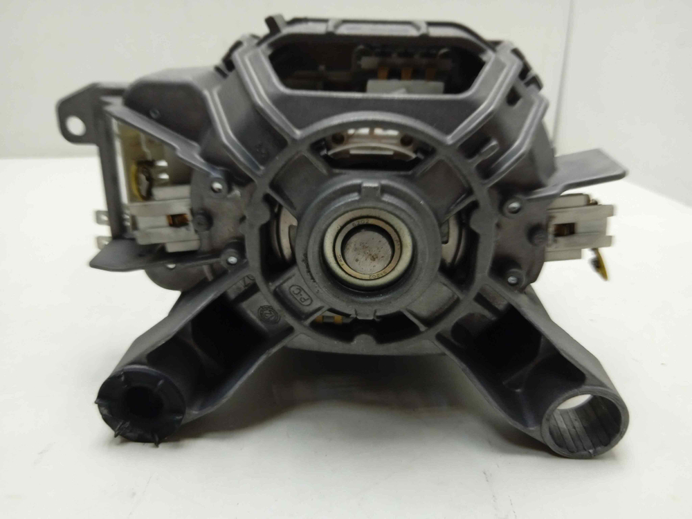 WIS24140OE/47 кт173 Двигатель 7 контактов для стиральной машины Bosch WIS24140OE/47 б/у