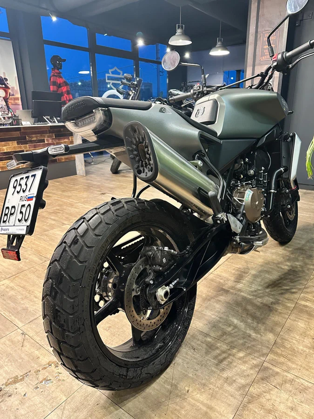 Husqvarna Svartpilen 801, 2026