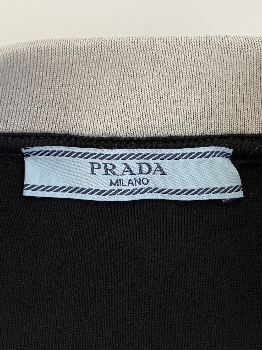 Жилетка Prada