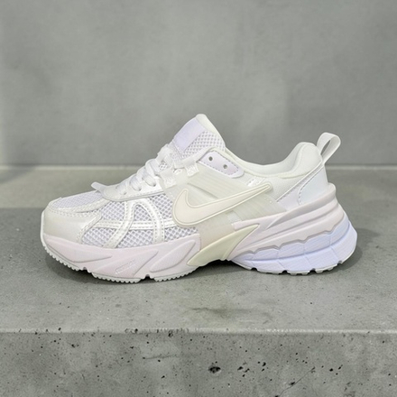 Nike V2K Runtekk • White