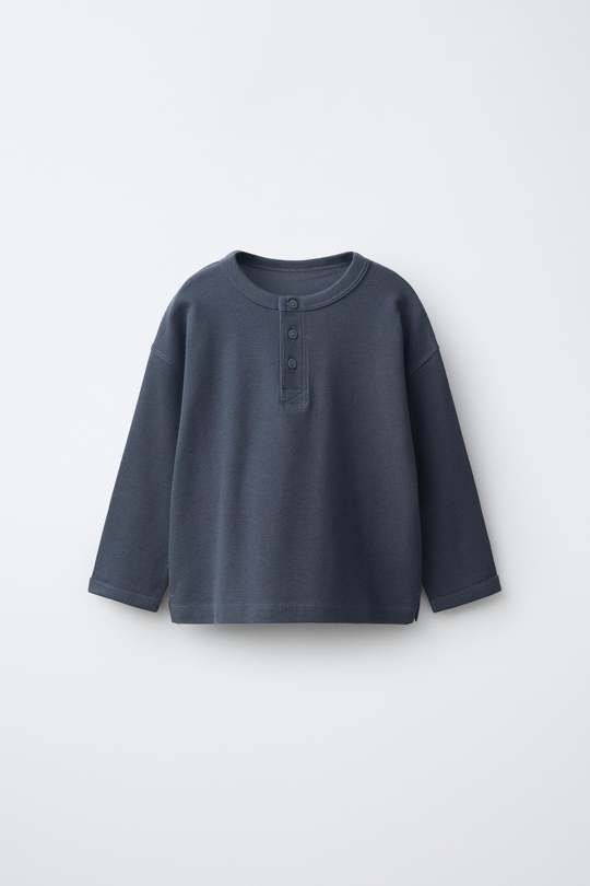ZARA ОДНОТОННАЯ ФУТБОЛКА С ВАФЕЛЬНЫМ УЗОРОМ, СВИНЦОВЫЙ