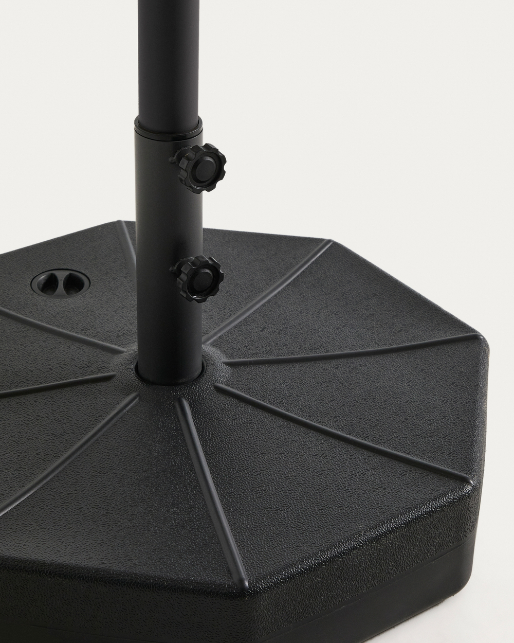 Бежевый зонт La Forma (ex Julia Grup) Milna с конструкцией из графитовой стали, диаметр 300 см