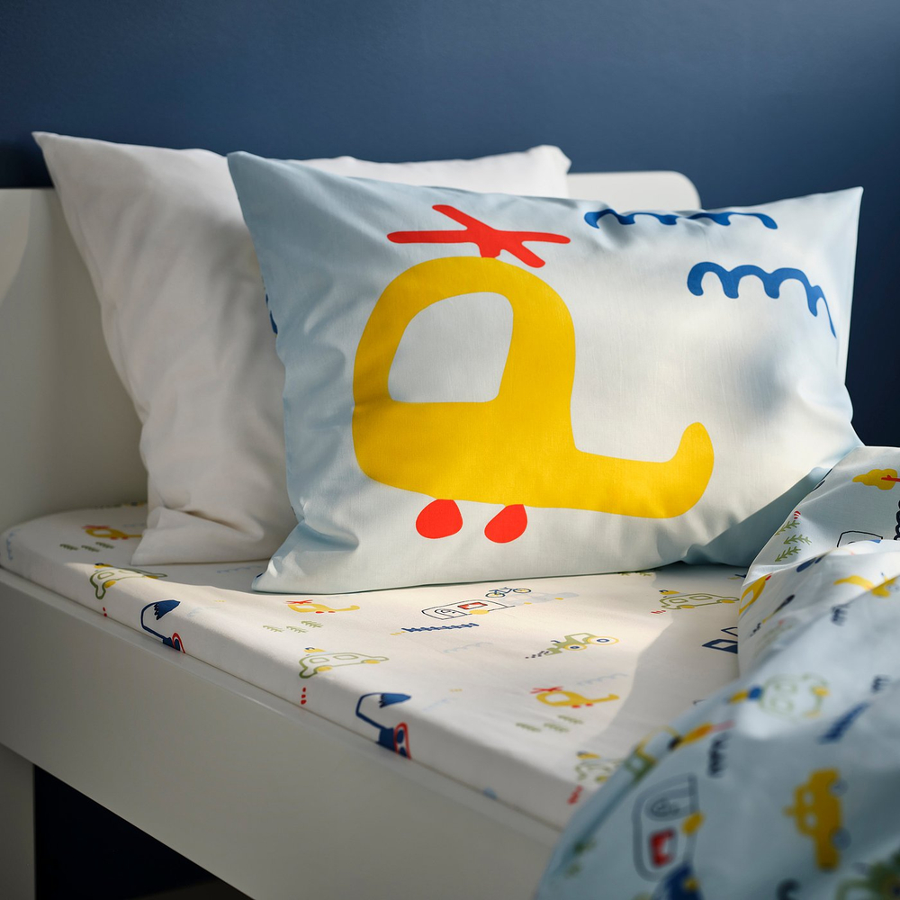 IKEA BARNDRÖM  (ИКЕА БАРНДРЁМ)  -  Простыня на резинке - белая/с рисунком техники 90x200 см
