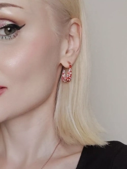 Серьги-полукольца вечерние Россыпь из красных камней Swarovski