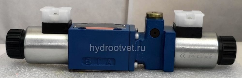 3WEMM6A6X/CG24N9Z4 - Гидрораспределитель золотниковый Ду6 с электрическим и ручным управлением от рычага, схема A (573), электроуправление G24, возврат - пружинный