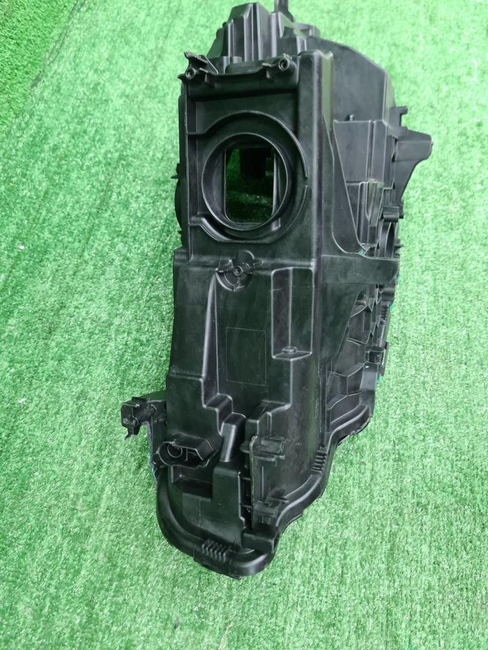 Корпус фары правый BMW 8er G14 G15 G16 (2018-2022)