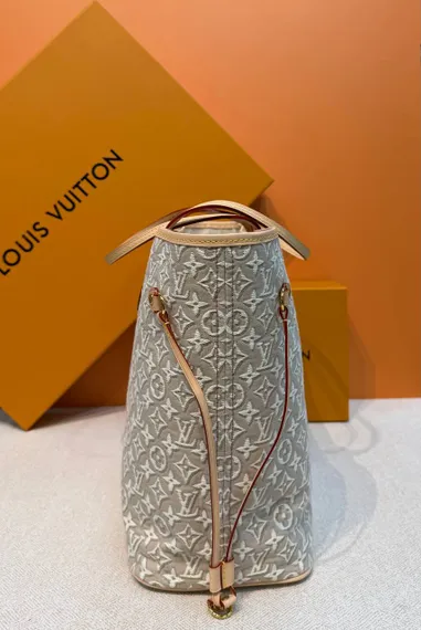 Сумка Louis Vuitton Neverfull MM