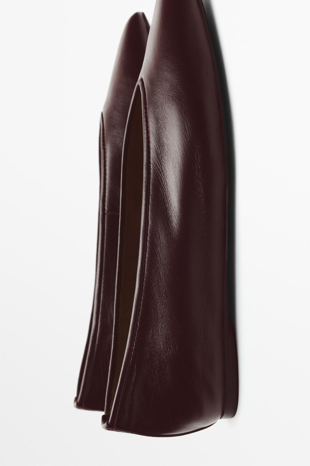 Massimo Dutti Балетки с острым носком из мягкой кожи, бургунди