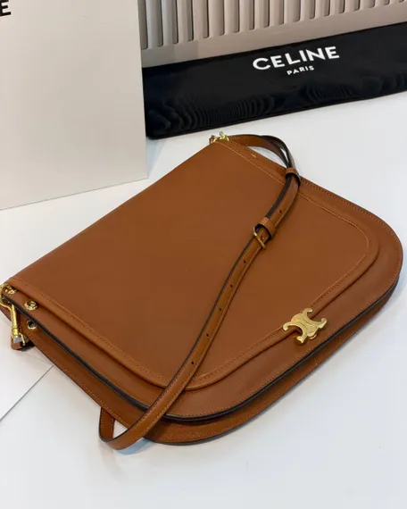 Сумка CELINE SOFT TRIOMPHE BESACE IN SUPPLE SHINY LAMBSKIN