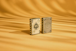 Зажигалка ZIPPO Ace of Skulls Design с покрытием 540 Tumbled Brass, латунь/сталь, золотистая, 38x13x