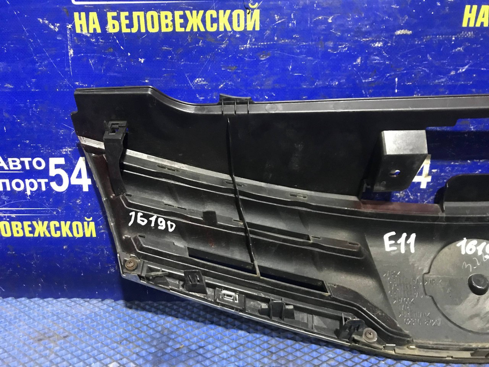 Решетка радиатора NISSAN NOTE 2008-2012