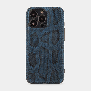 Накладка кожаная для iPhone 15 Pro Max синего цвета