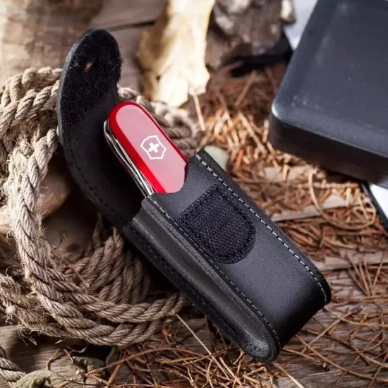 Чехол VICTORINOX (кожа) на ремень Мод. #4.0520.3 (черный)(37 x 94 x 41 мм)