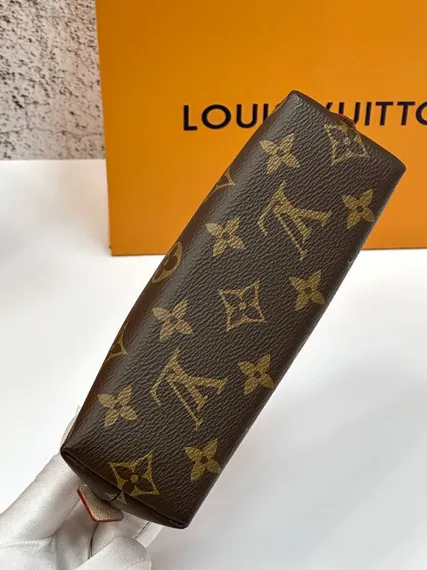Косметичка Louis Vuitton Cosmetic Pouch коричневый
