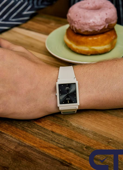 CASIO MQ-38UC-8A — классические аналоговые часы в матовом серо-бежевом цвете