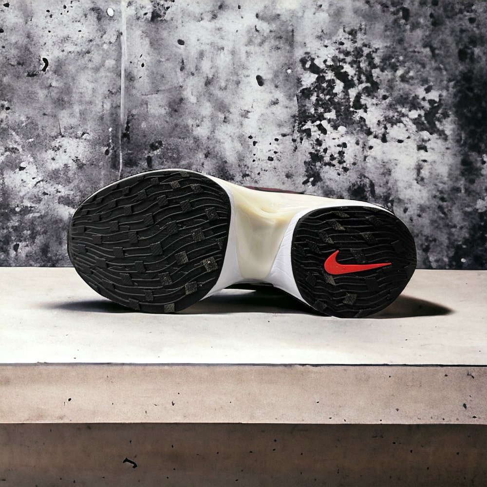 Nike D/MS/X Signal • Black Red