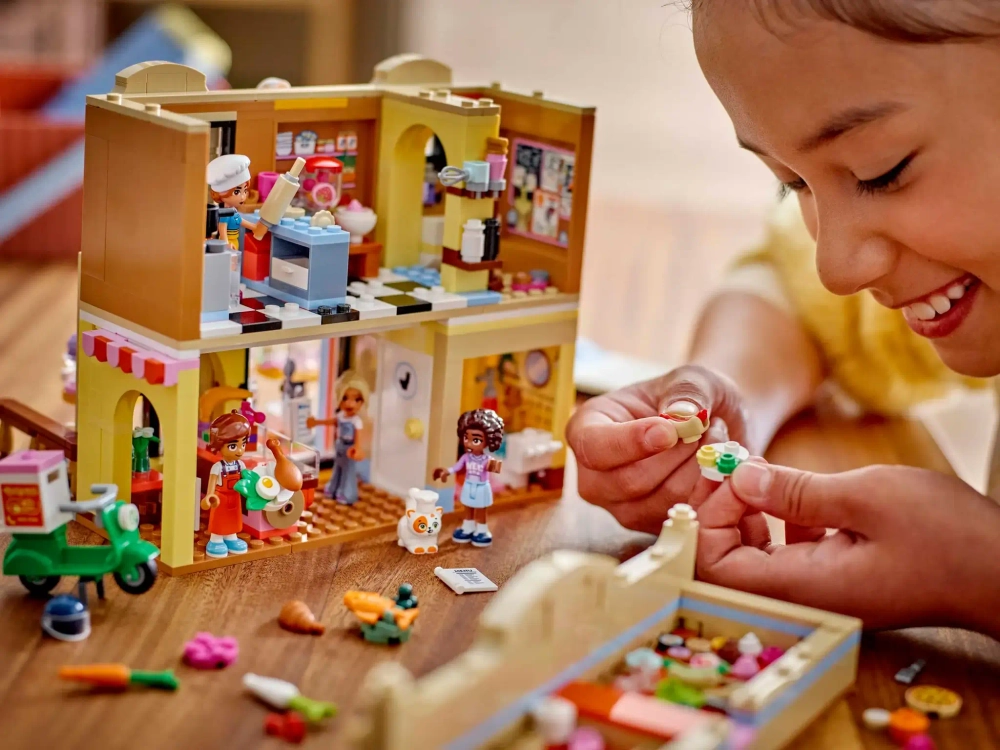 Конструктор LEGO Friends 42655 Ресторан и кулинарная школа