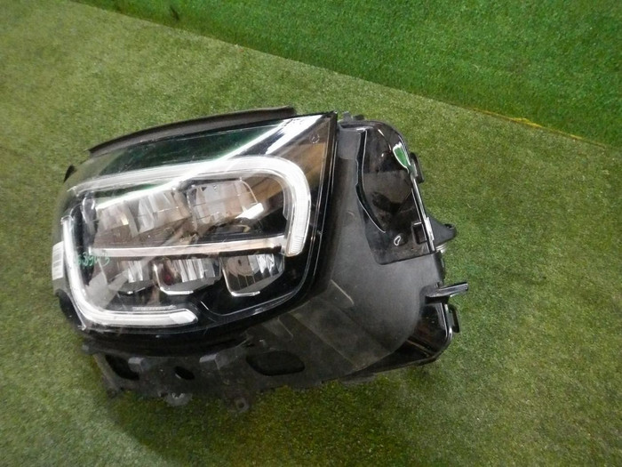 Фара правая Mercedes GLC X253 (19-22) LED