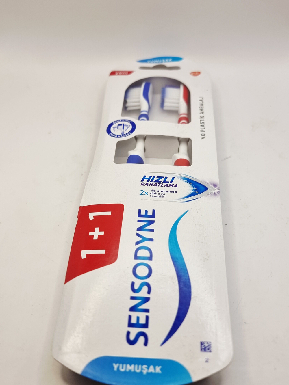 Sensodyneи Зубная щетка Rapid Relief, мягкая 1+1 Мягкая, Duoflex с подвижной шейкой щетки (Индия)