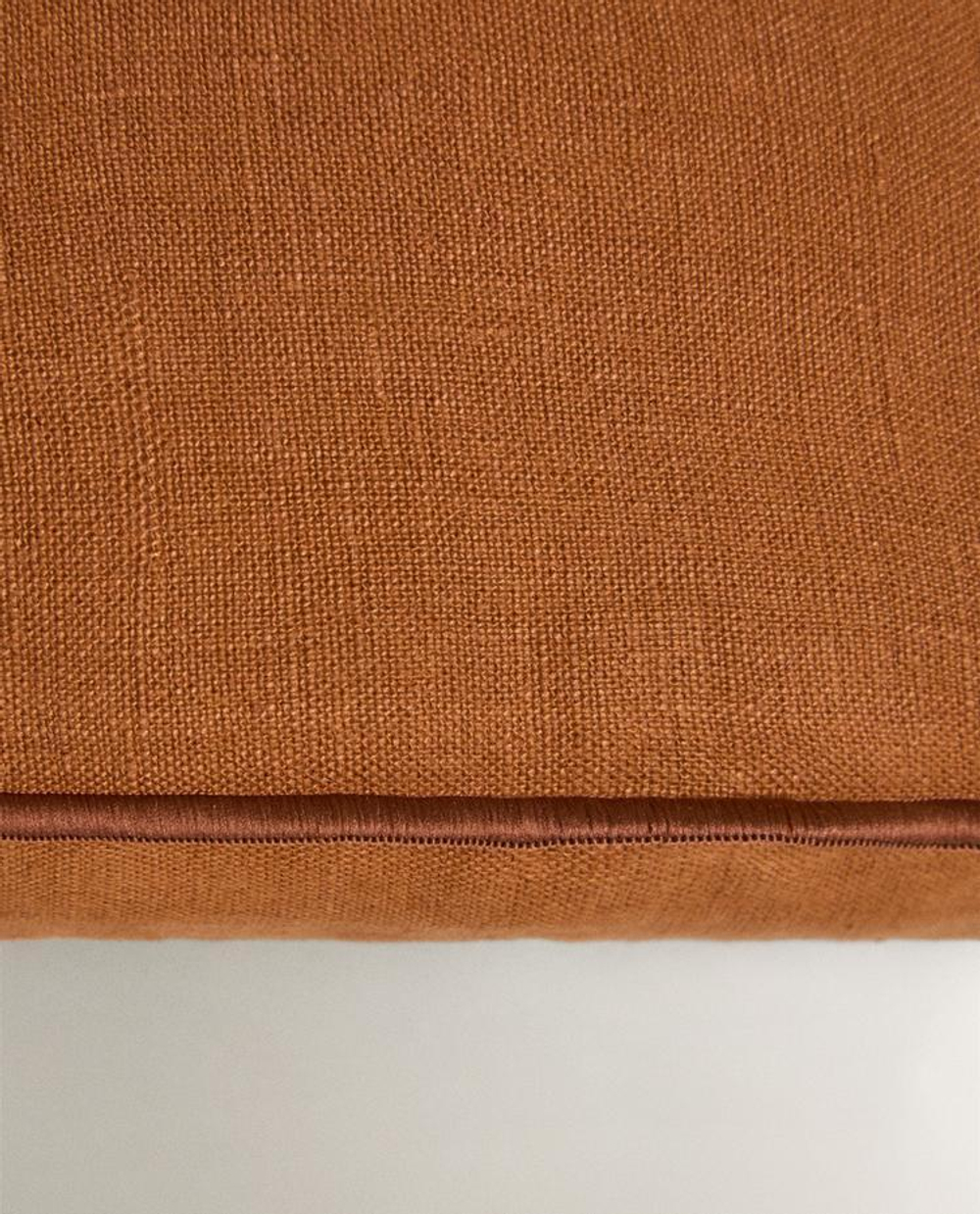 ZARA HOME ОДНОТОННАЯ НАВОЛОЧКА ДЛЯ ДЕКОРАТИВНОЙ ПОДУШКИ, КОРИЧНЕВЫЙ