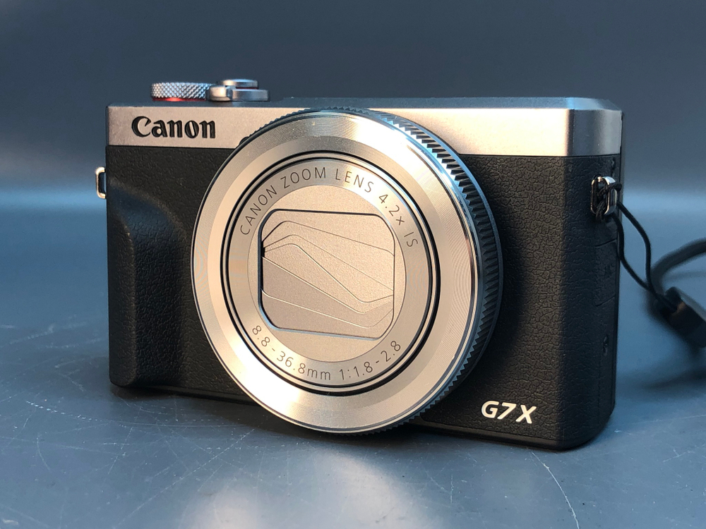 Canon G7X Mark III