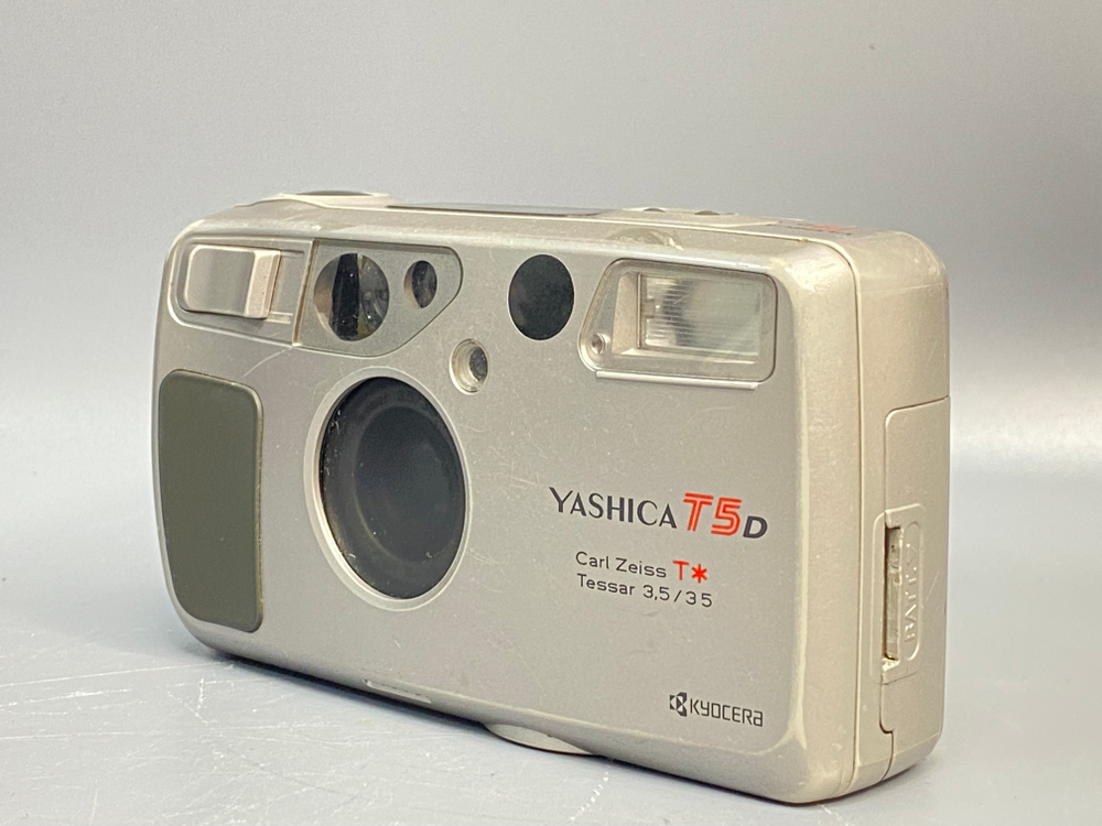 Yashica T5D