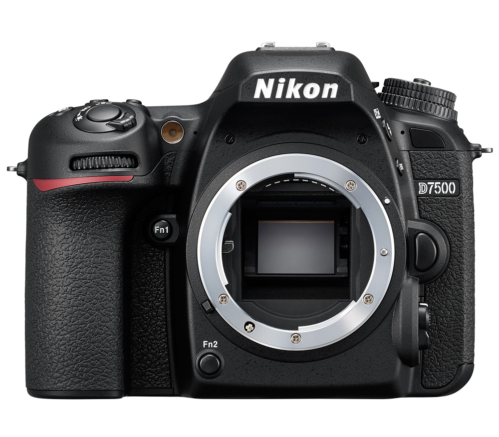 Зеркальный фотоаппарат Nikon D7500 Kit с AF-S 18-140 VR