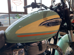 Royal Enfield Meteor 350 Aurora Green