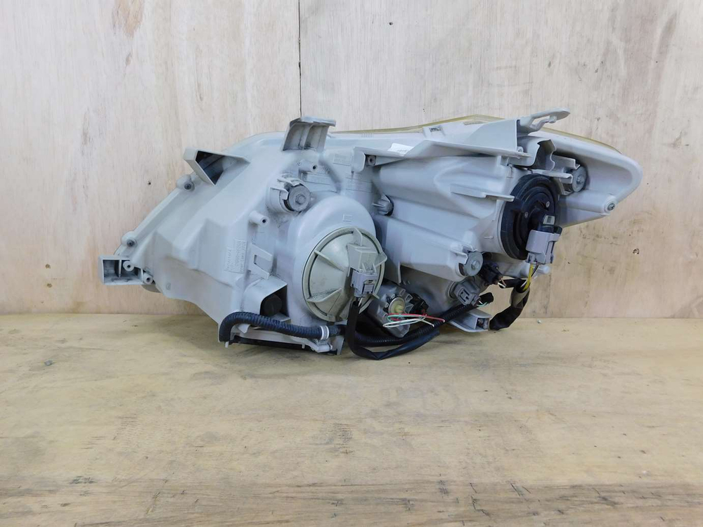 фара правая Toyota Premio ZRT260 2010  20-445