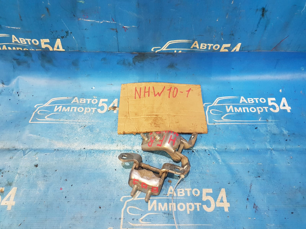 Петля двери задней правой TOYOTA PRIUS 1999
