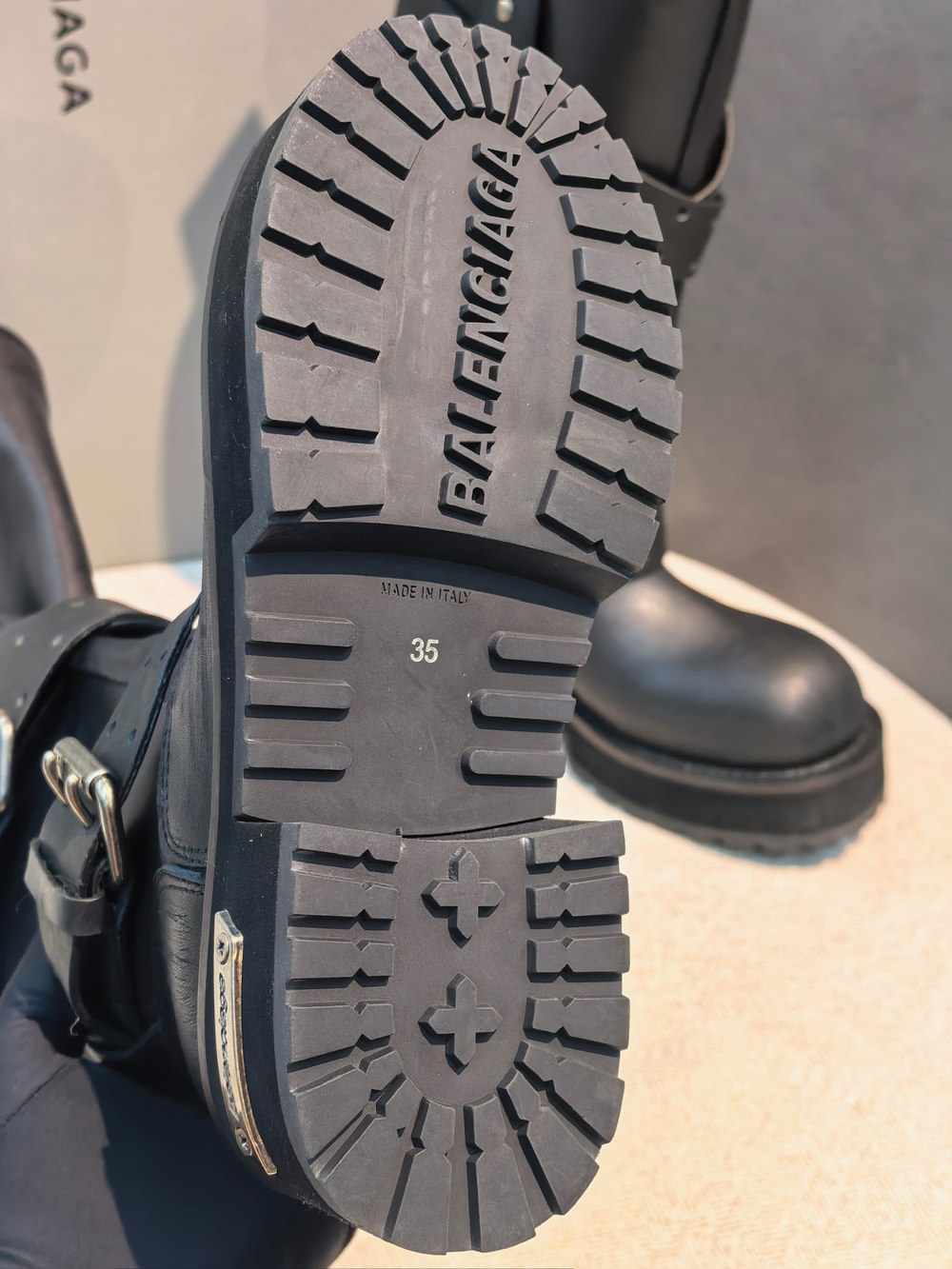 Сапоги Balenciaga