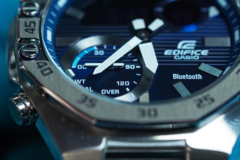 Часы Casio ECB-10D-2AEF