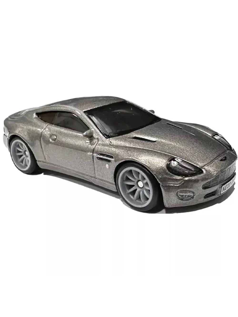 Машинка Хот Вилс Премиум Aston Martin HXD63 JBL55
