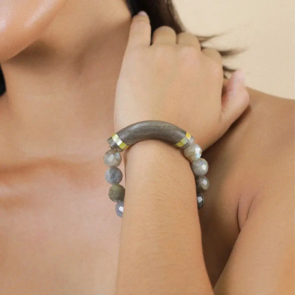 Браслет Nature Bijoux, Eclipse, стрейч, со вставкой из эбенового дерева, лабрадоритом и перламутром,