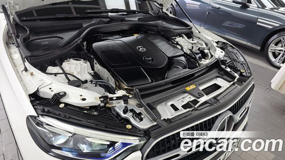 Mercedes-Benz GLC-Class GLC 300 4MATIC Avantgarde — 2025