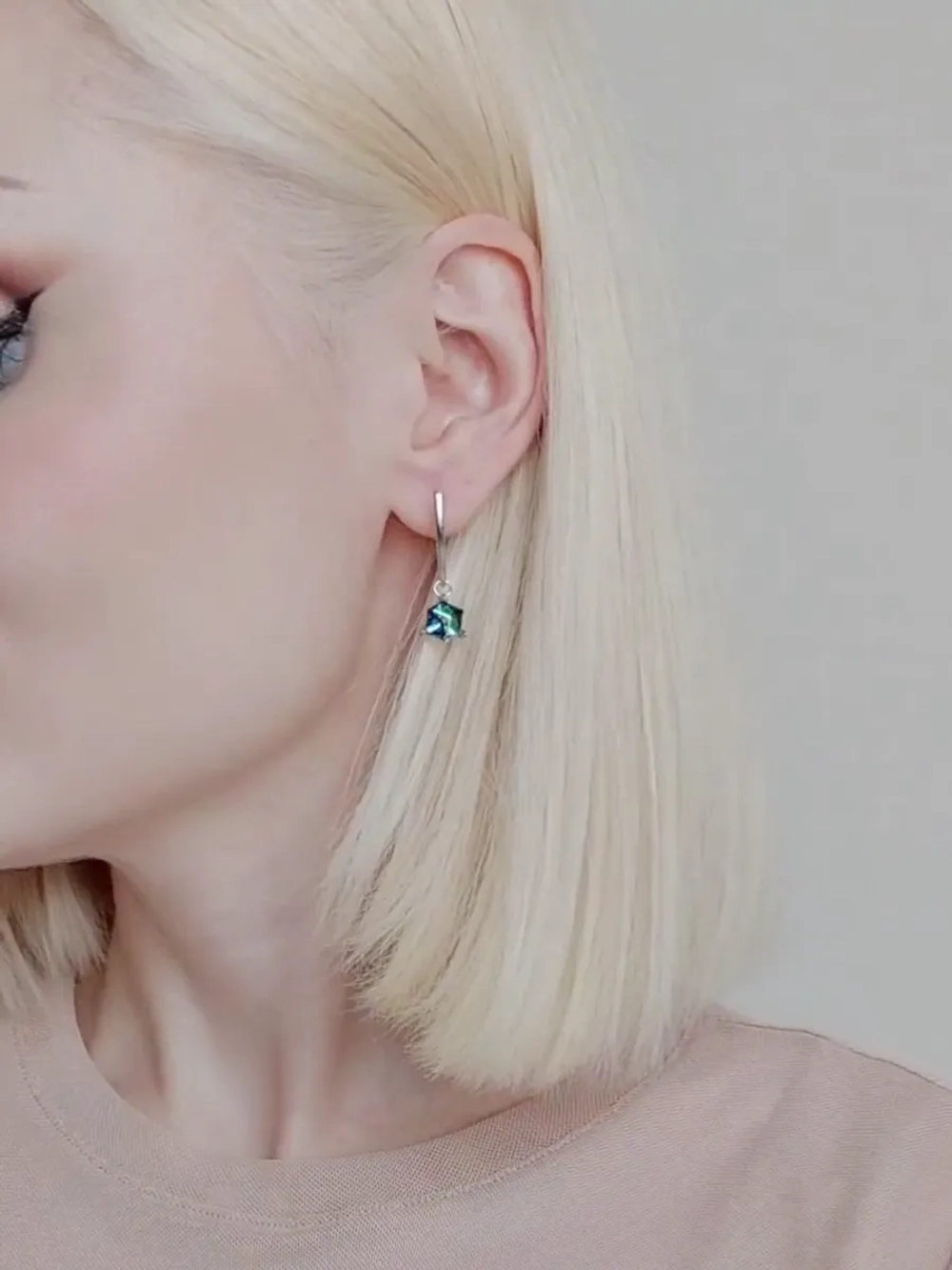 Серьги-подвески Миражи с синим кубиком Swarovski