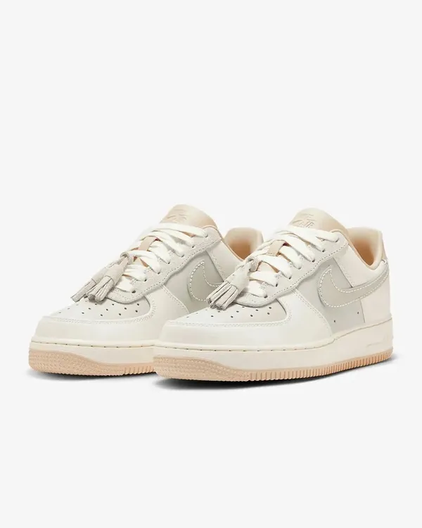 Кроссовки женские NIKE WMNS AIR FORCE 1 '07 CN CN