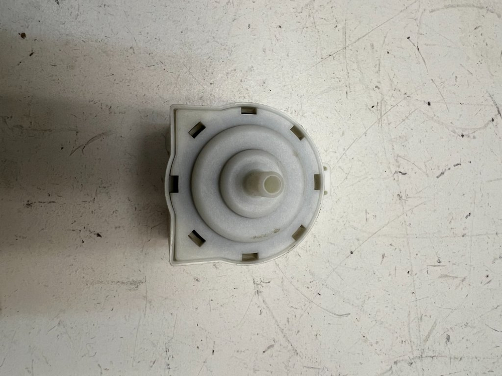 LINDO ZWSE680V кт83 Датчик уровня воды для стиральной машины Zanussi 132819502 б/у