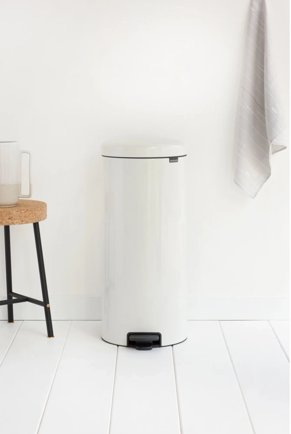 Brabantia Контейнер для мусора NewIcon 30л белый 111785