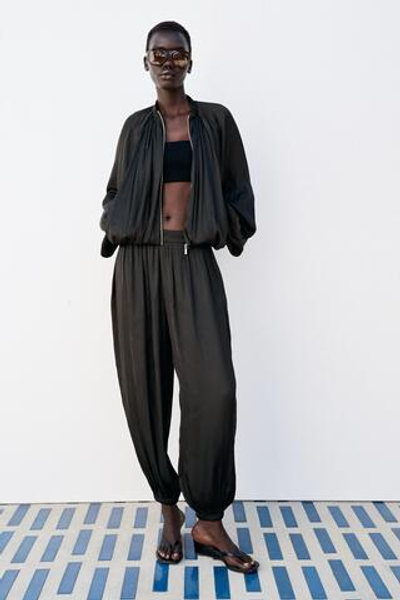 АТЛАСНЫЙ БОМБЕР — ZARA