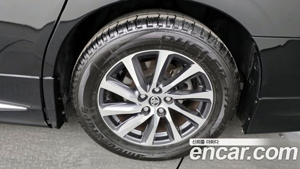 Toyota Alphard 3.5 2WD — 2016