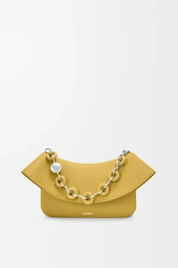 Loewe Средняя сумка Ola из гладкой телячьей кожи, желтый