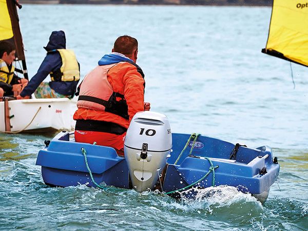 Надежный лодочный мотор для рыбалки на российских водоемах