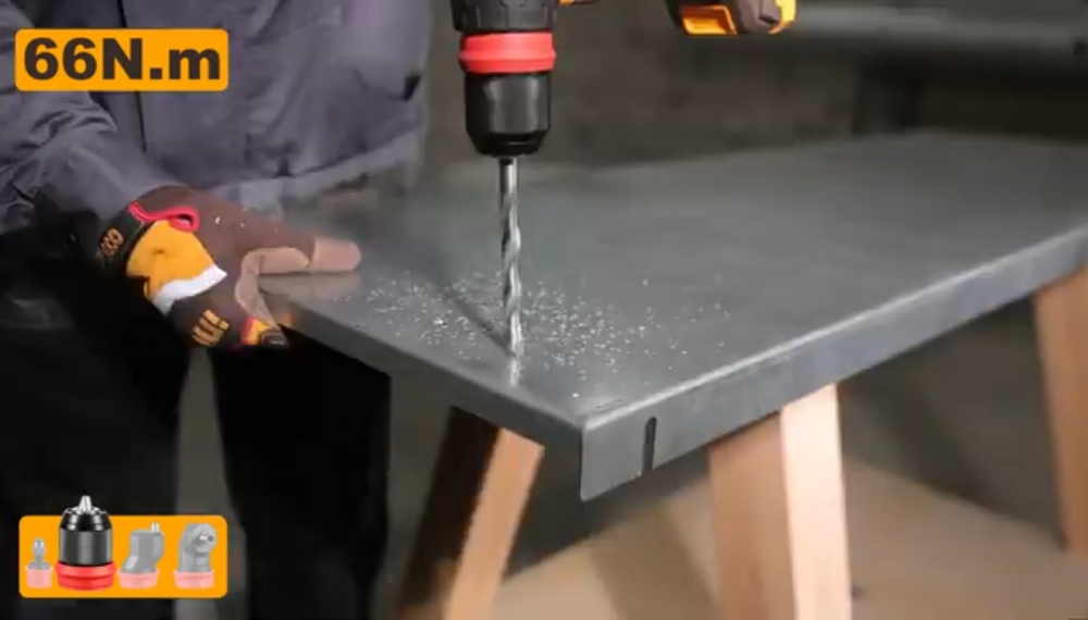 Аккумуляторный бесщёточный шуруповерт INGCO CDLI206686 INDUSTRIAL 20 В 66 Нм с набором сменных насадок