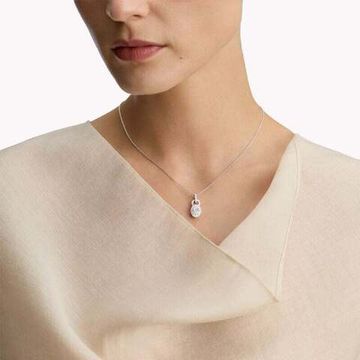 Подвеска Graff Icon 8 Oval Diamond Pendant