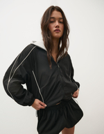 Женская легкая куртка с контрастной отделкой - BERSHKA