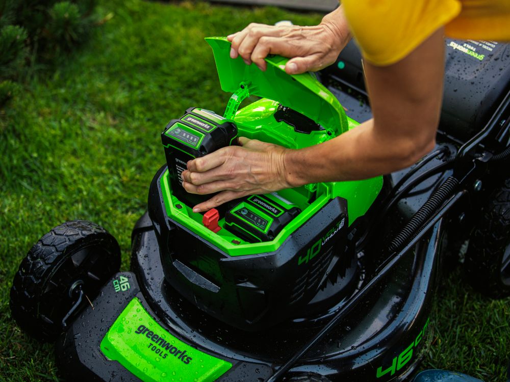 Газонокосилка аккумуляторная Greenworks GD40LM46SP, 40V, 46см, самоходная, бесщеточная, c 1хАКБ 8 Ач и ЗУ (2506807UH)