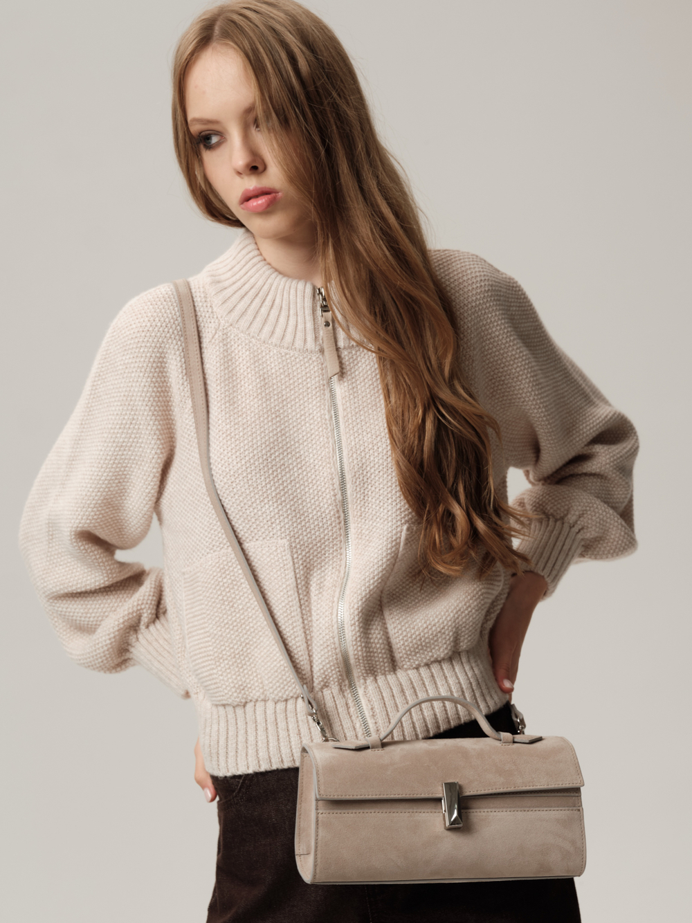Замшевый клатч Anais DBR 31465 ваниль